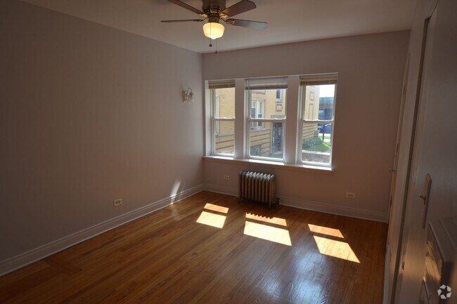 Building Photo - 4411 N Kenneth Ave Unit 1A Rental