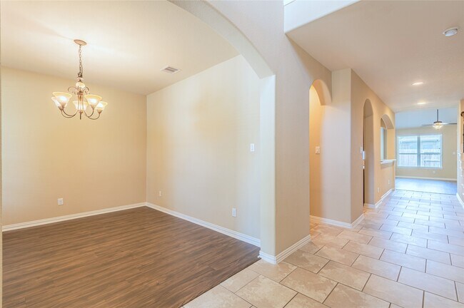 Photo - 4807 Basil Clear Trail