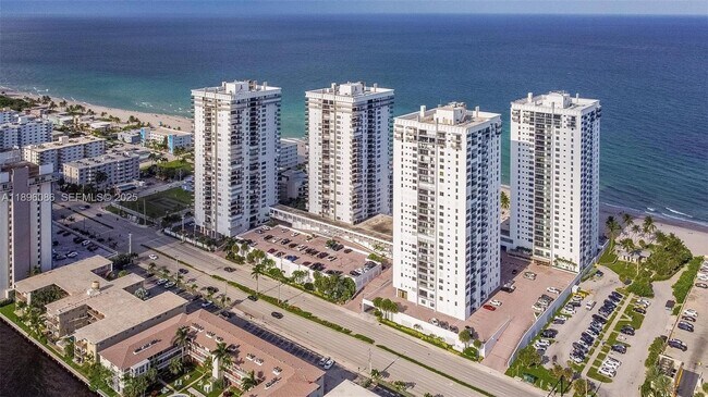 Building Photo - 2101 S Ocean Dr Unit 905