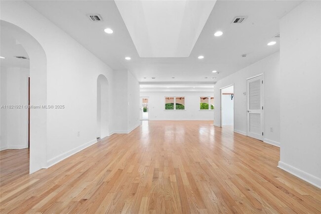 Photo - 527 SW 20th Rd