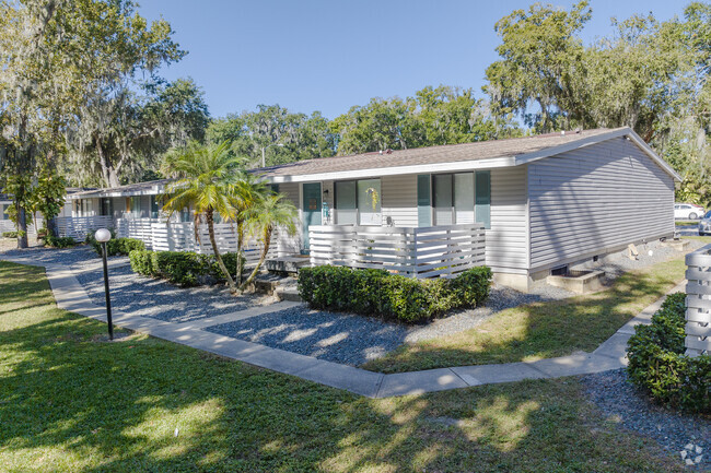 The Bungalows of Port Orange - The Bungalows of Port Orange Apartments