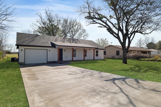 Photo - 311 Church St