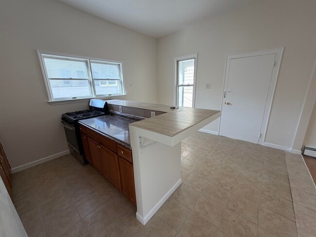 Photo - 369-371-371 Ave E