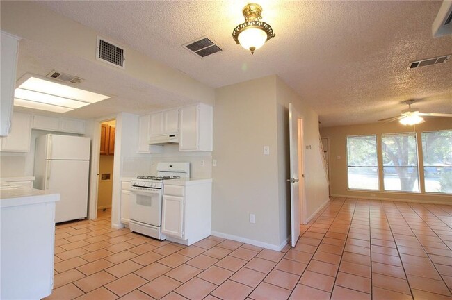 Photo - 9002 Sanger Dr