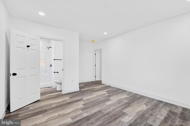 Photo - 2500 W Franklin St