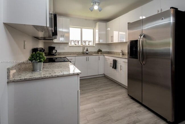 Photo - 2800 SW 4th St