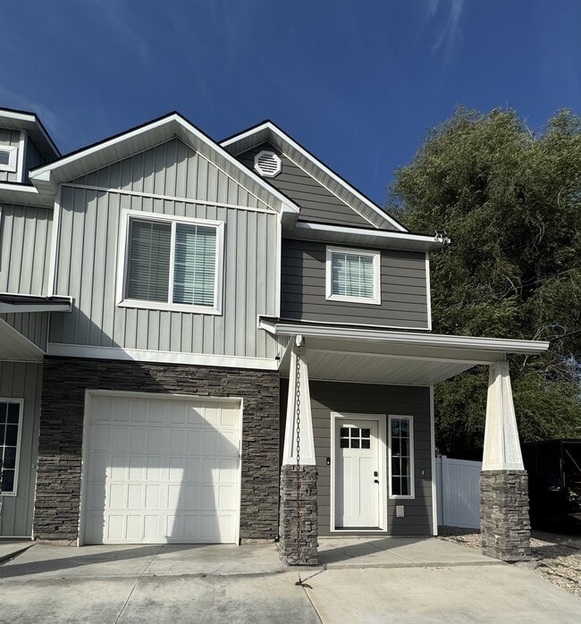 Building Photo - 509 N Trixie Ave