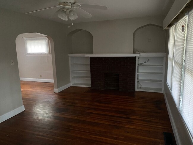 Photo - 3 Bedroom 1 Bathroom Single Family Home, N...