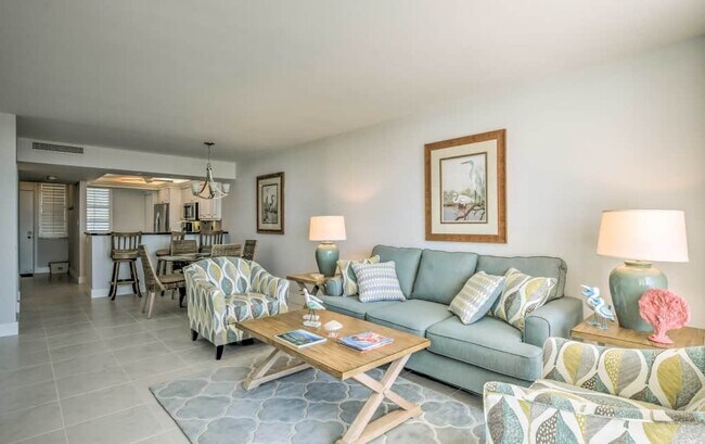 Photo - 380 Seaview Ct Unidad 305