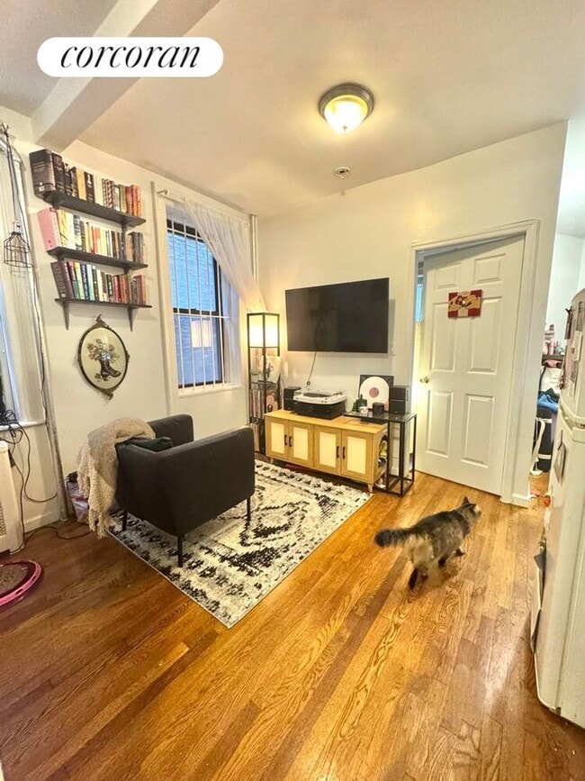 Building Photo - 413 E 70th St Rental