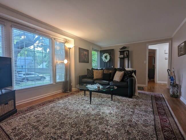 Photo - 4221 Oxford Rd