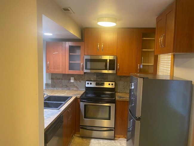 Photo - Lovely 2 Bed 1.5 Bath Townhome!