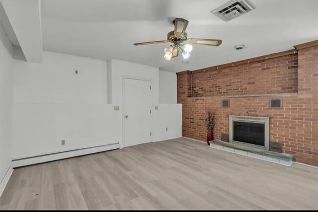 Building Photo - 225 Langdon St Unit Apartment at 225 Langdon St