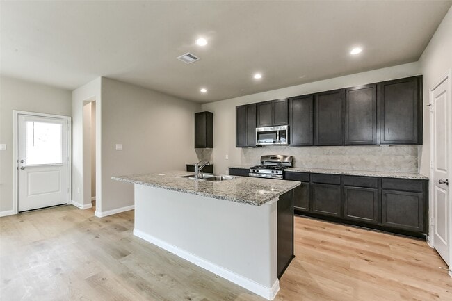 Photo - 3842 Sugardale St