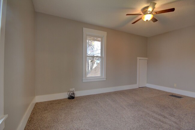 Photo - SL NOR1930 Apartment Unit upper