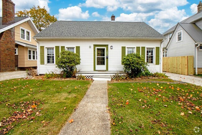 Building Photo - Three bedroom single-family home