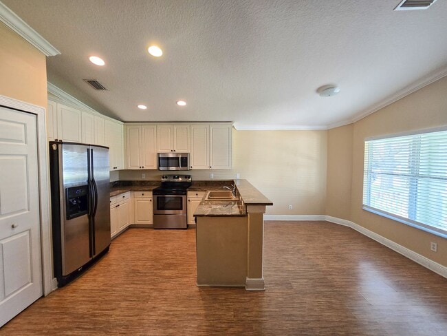 Photo - 4 Bedroom 2 bath in Sedona Palms
