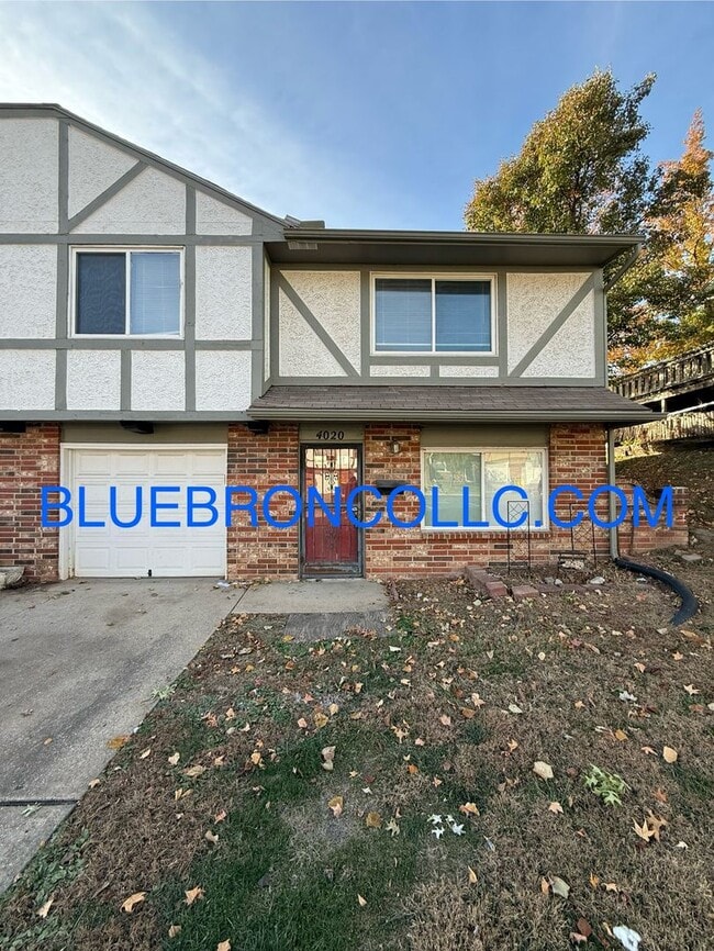 Building Photo - Newly renovated 2 bedroom with fresh paint...