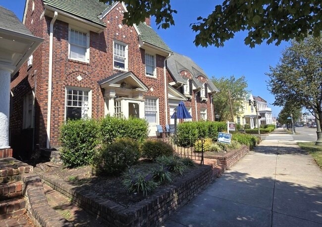 Building Photo - 712 N Arthur Ashe Blvd Unit C