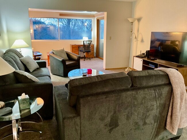 Photo - 2100 Valkyrie Dr NW