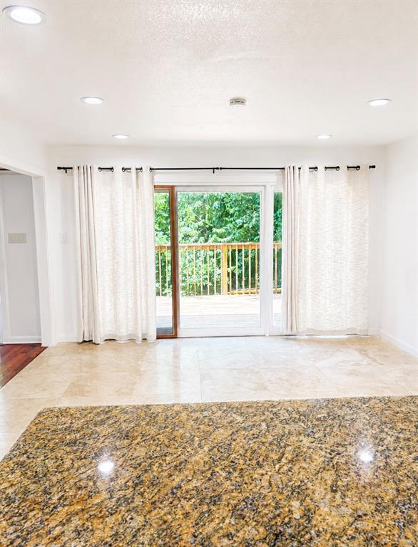 Photo - 302 Meadow Creek Dr