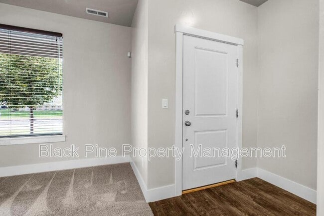 Photo - 1764 W Heavy Timber Dr