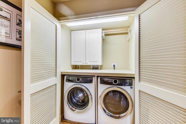 Photo - 317 S Union St