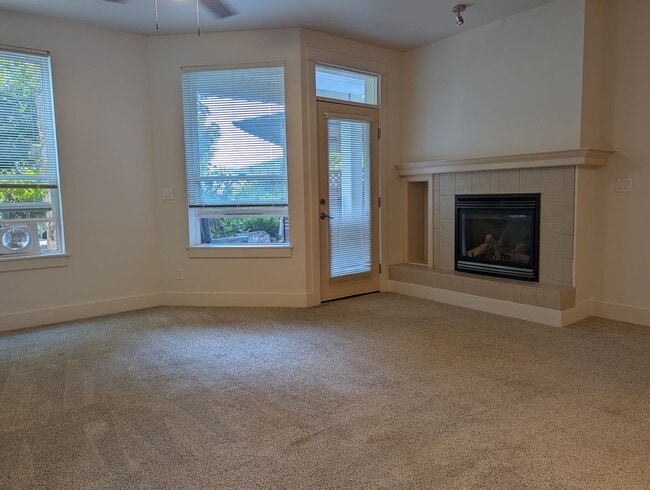 Photo - 1416 Lindsay Loop Unit 104