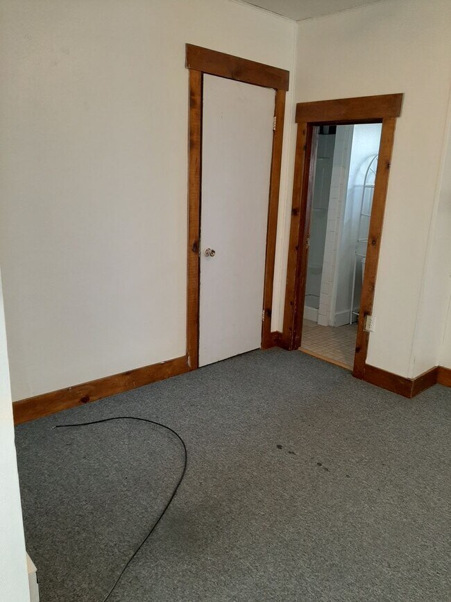 Photo - (2006 7th Avenue)