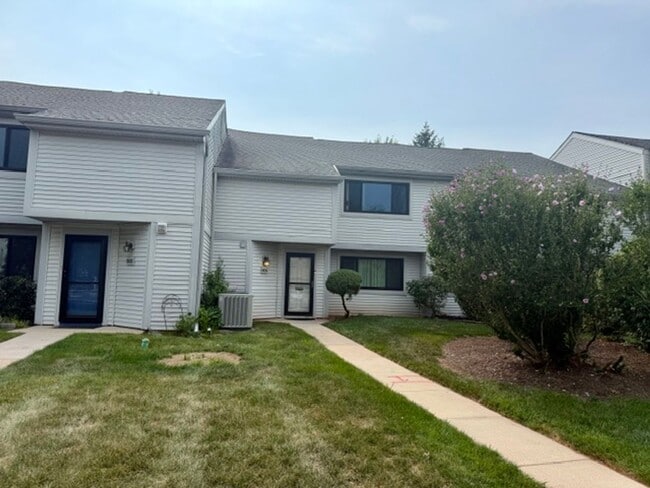 Photo - 604 Monroe Dr