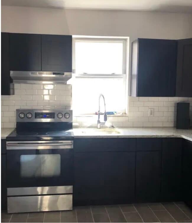 Kitchen - 5218 Pentridge St