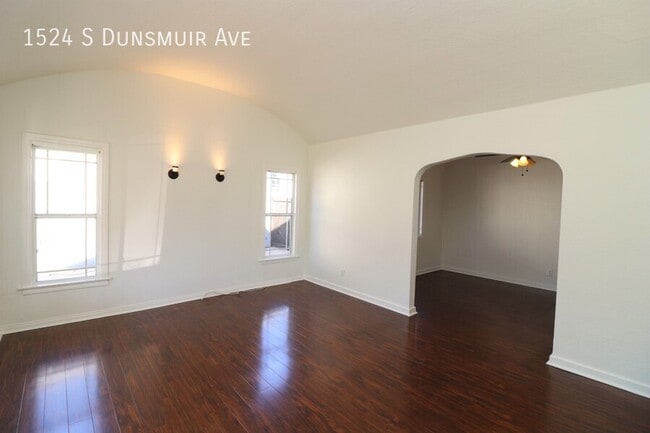 Photo - 1524 S Dunsmuir Ave