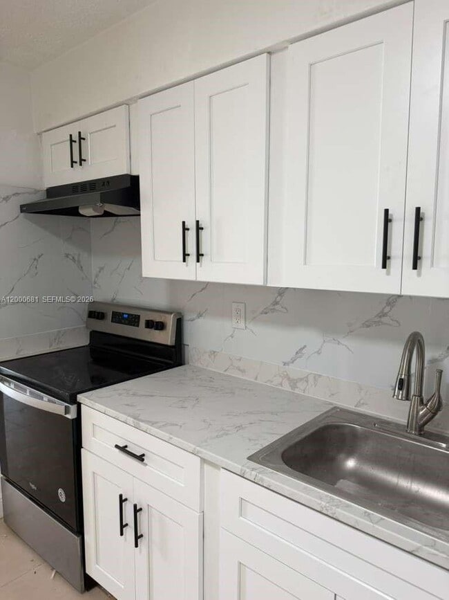 Building Photo - 18416 NE 24th Ct Unit 18418