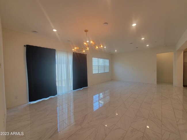 Photo - 240 E Shamrock Dr