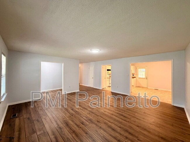 Photo - 119 Chatham Forest Cir