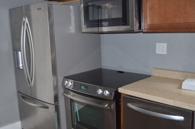 1021 Main St Unit 1021 #1