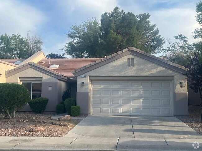 Building Photo - Beautiful Attached Dual Townhouse