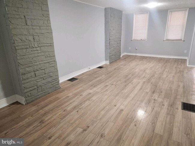 Photo - 1806 Latona St