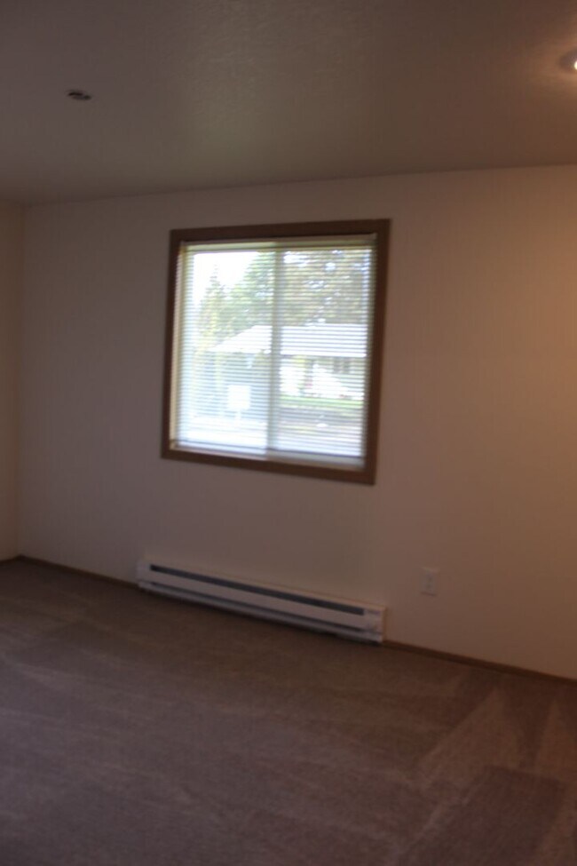 Photo - 3 bedroom 1 bath home in Hillsboro near Max line