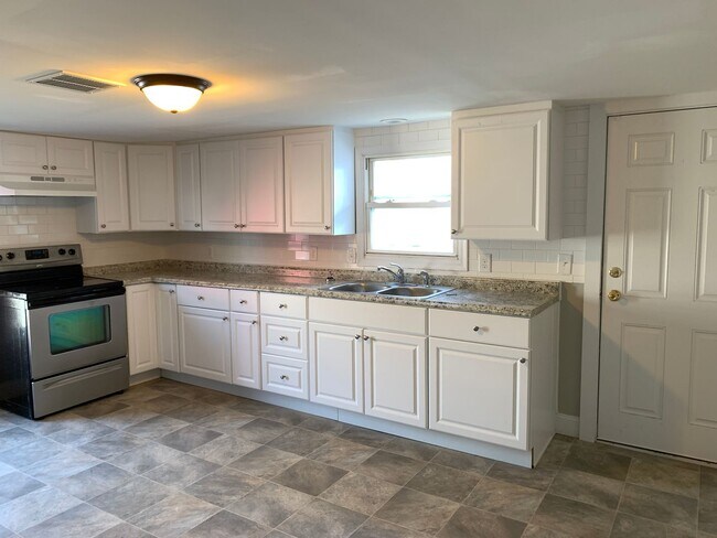 143-145 N West St Unit 145