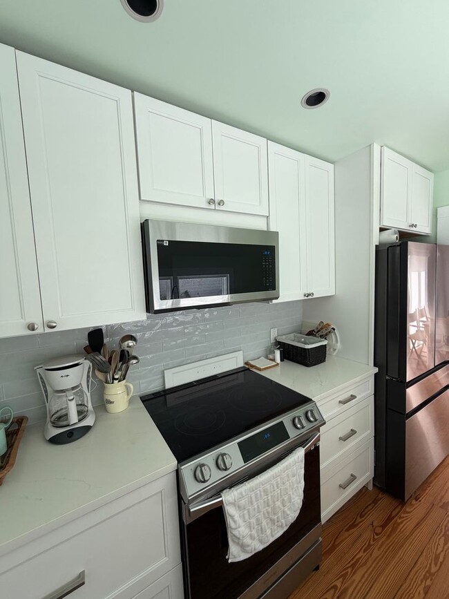 Photo - Newly Renovated 2 bed with 2.5 bath!