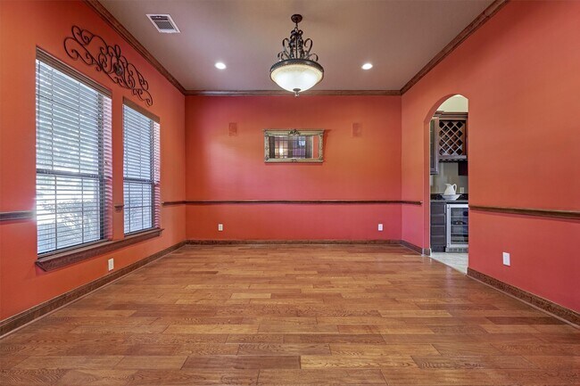 Photo - 388 Berkley Dr