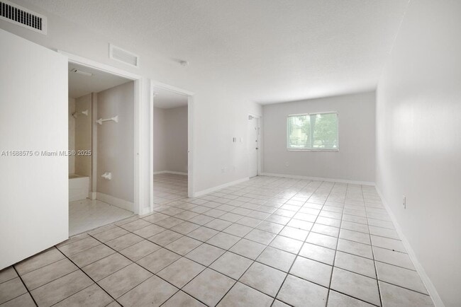 Photo - 3398 NE 9th Dr Unit 102
