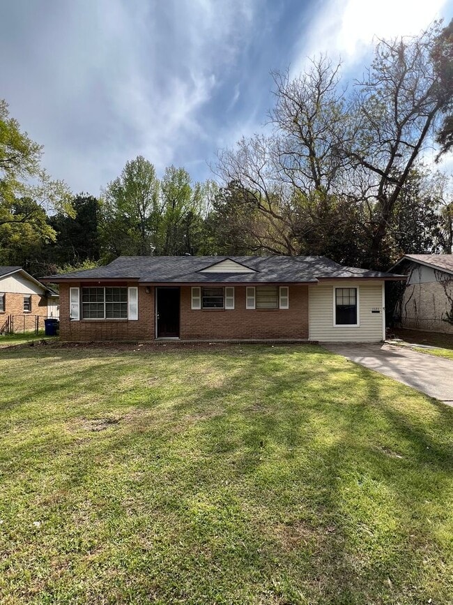 Photo - 1121 Kimberly Dr