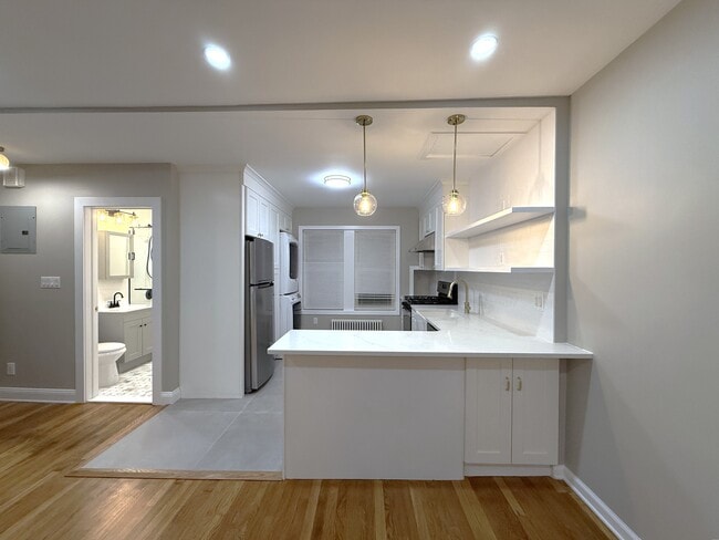 Photo - 100-03 Ascan Ave