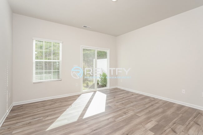 Photo - 1949 Autumn Mist Dr