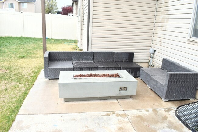 Photo - 6105 S 6105 W