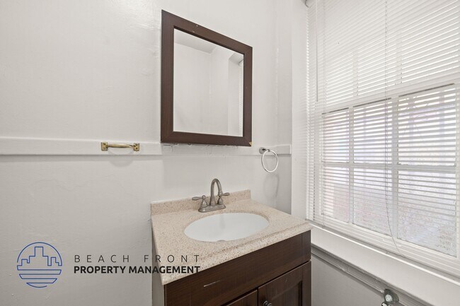 Photo - 475 S. New Hampshire Ave.