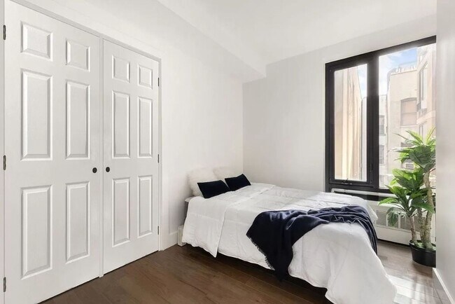 399 E 8th St Unit 4A