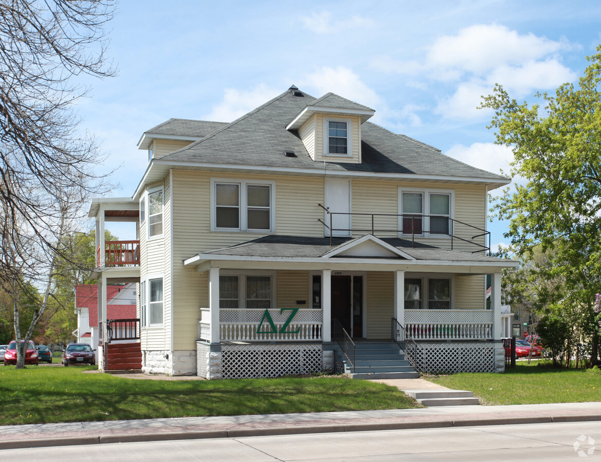 Photo - 1010 S Farwell St Apartments